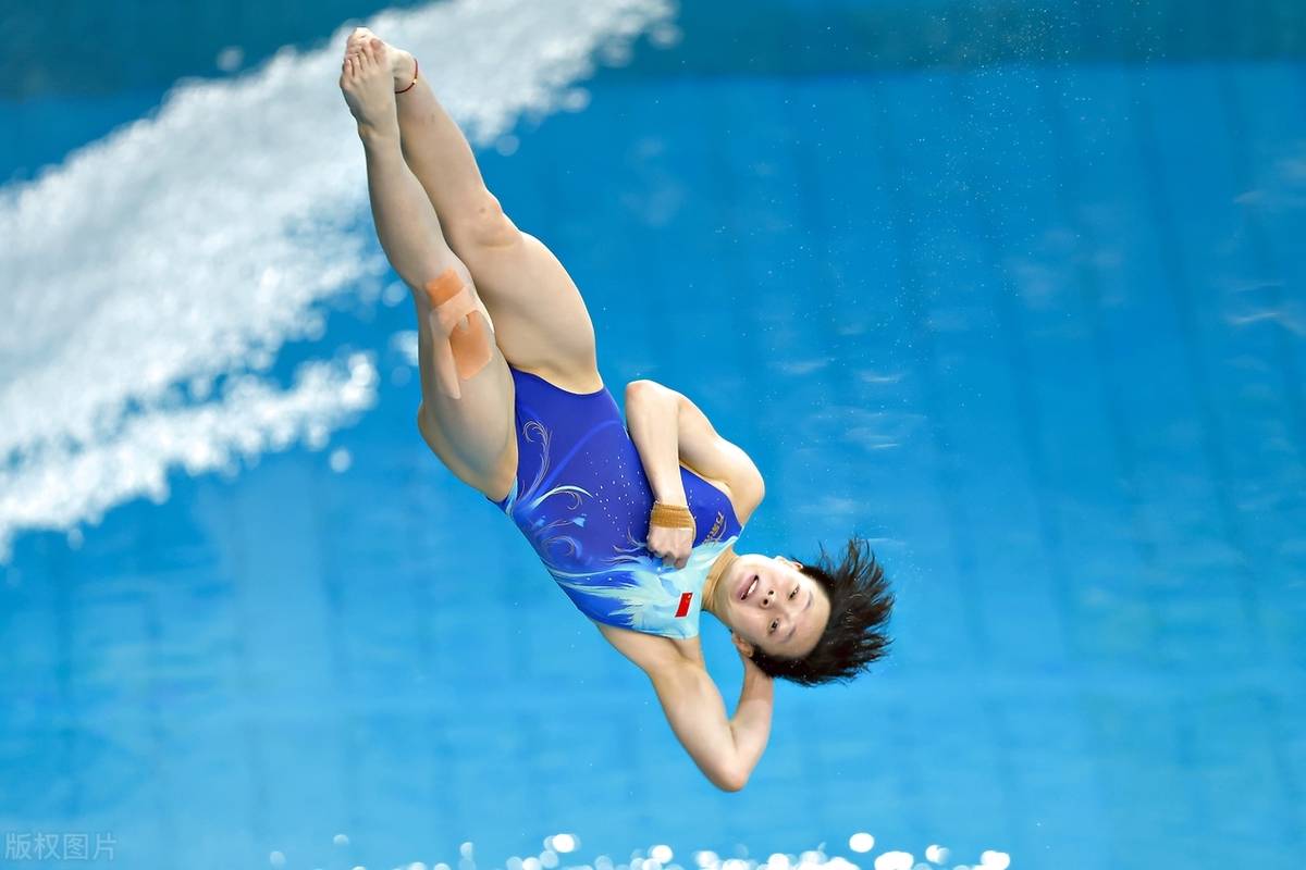 华体会-跳水高手华丽出击，夺得金牌！  第2张